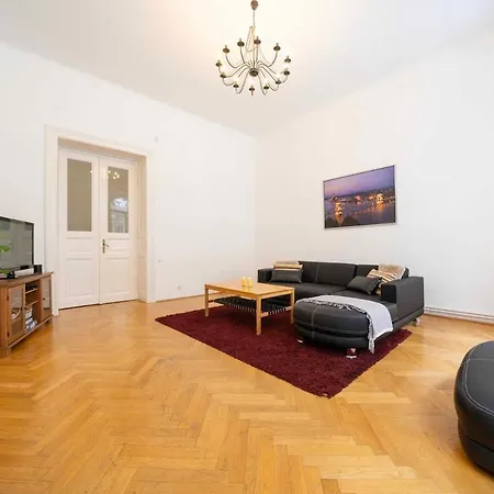 Διαμέρισμα Spacious 4 Bedroom 2 Bathrooms
