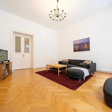 Διαμέρισμα Spacious 4 Bedroom 2 Bathrooms