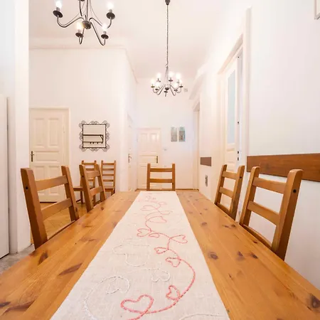 Spacious 4 Bedroom 2 Bathrooms